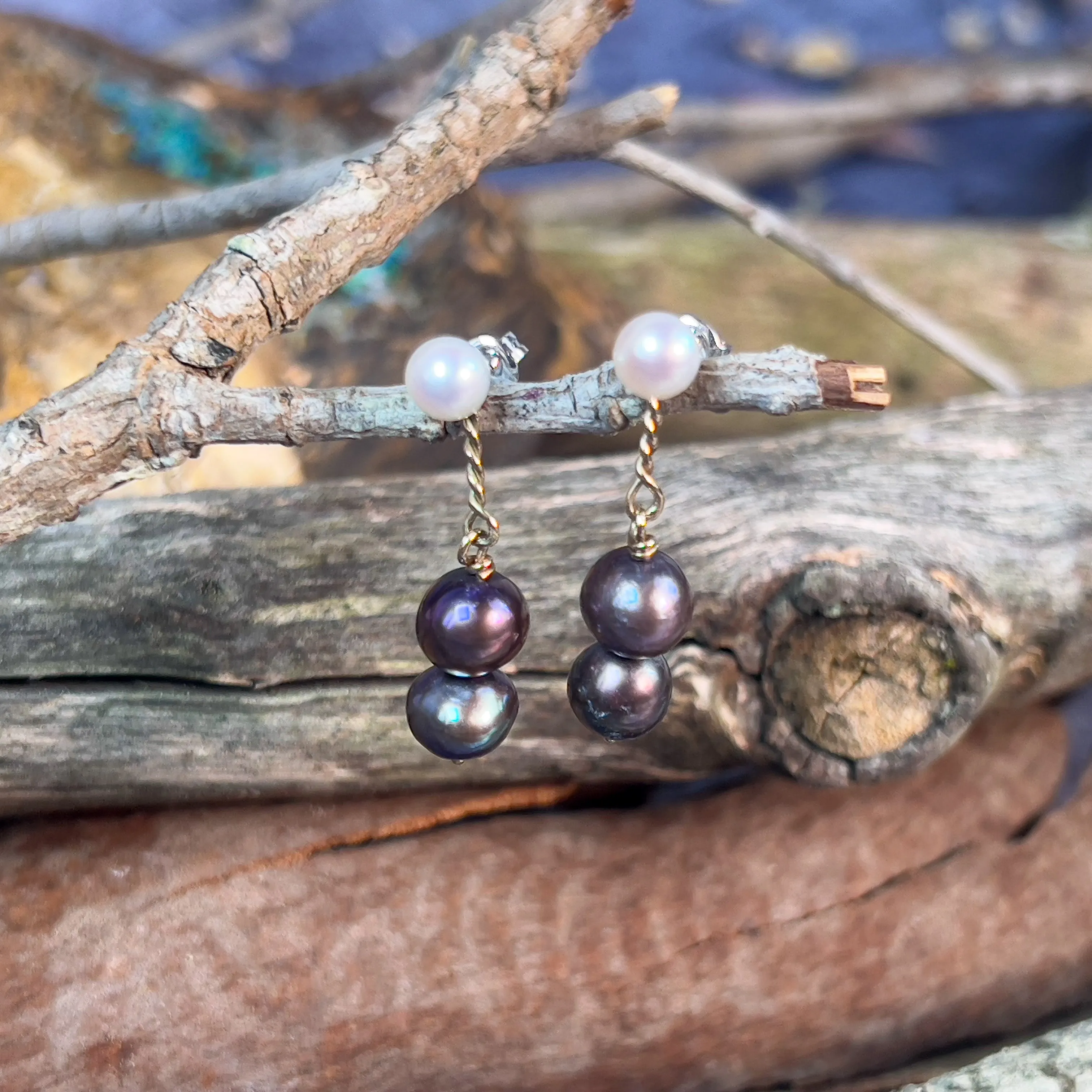 14kt White and Yellow Gold dangling White and Black Pearl earrings
