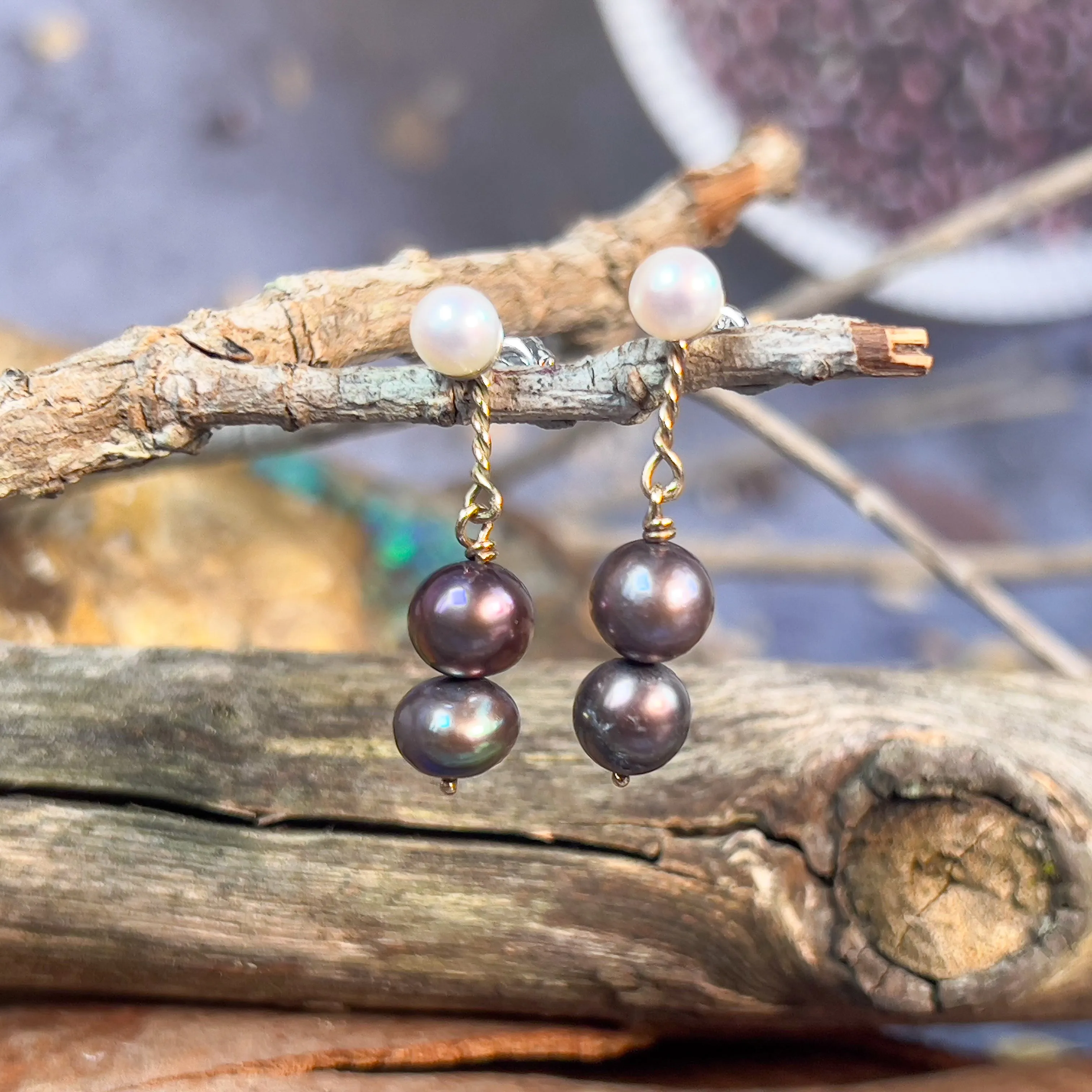 14kt White and Yellow Gold dangling White and Black Pearl earrings